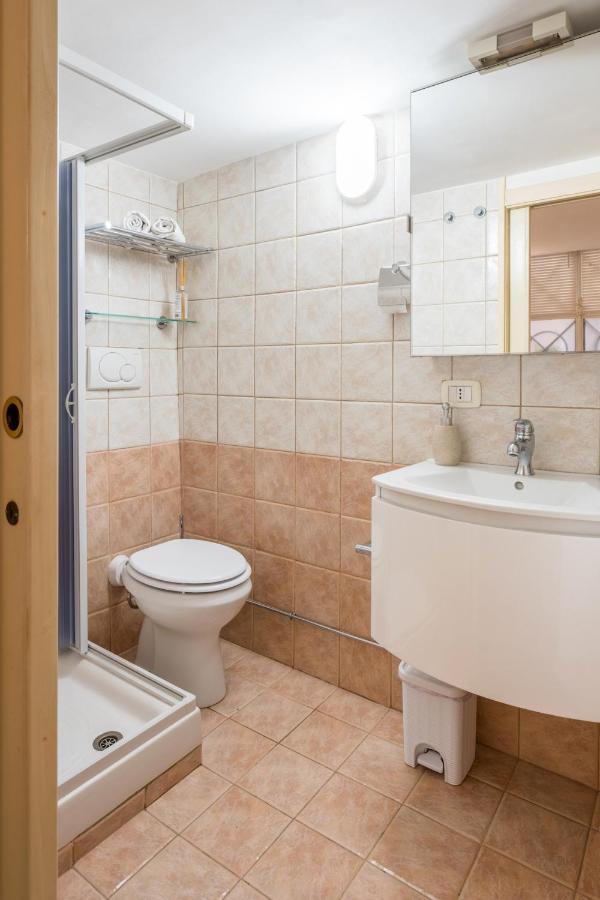 Studio D'Artista, Elegante Loft Nel Cuore Di Roma Esterno foto